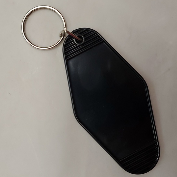 ❤️JASON VOORHEES FRIDAY THE 13th CAMP CRYSTAL LAKE HOTEL KEY KEYCHAIN NOVELTY - Picture 2 of 8